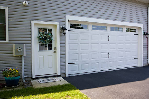 24/7 Emergency Garage Door Panel Replacement experts in Kildeer, IL